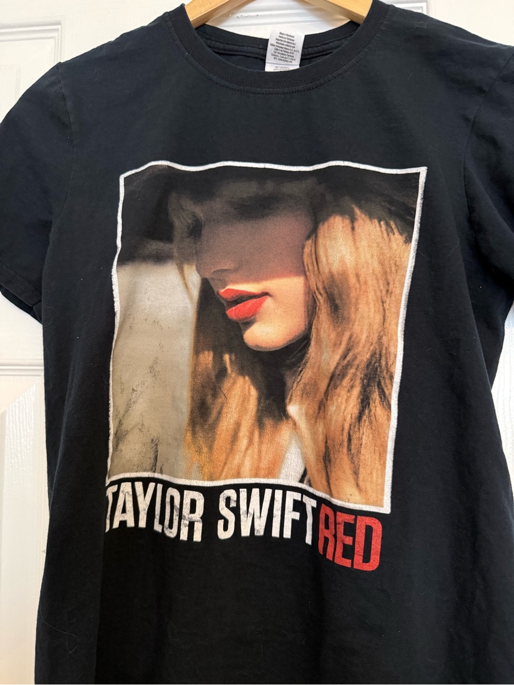 Taylor Swift Concert Short-Sleeve Graphic Tee with Red Lettering